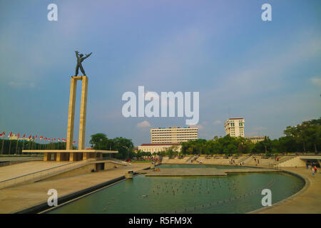 Eine charmante Himmel und Freiheitsstatue an lapangan Banteng Stockfoto