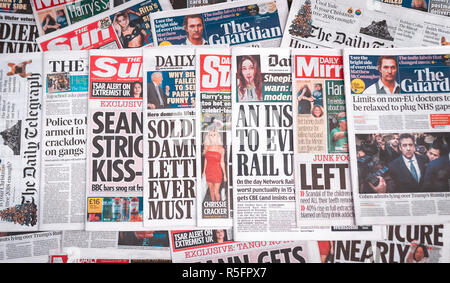 Reihe von Zeitungen aus dem Vereinigten Königreich Stockfoto