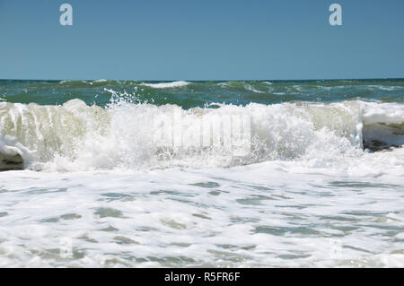 Schaum auf einem sea wave Stockfoto