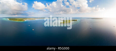 Luftaufnahme tropical beach Island Reef karibische Meer. Indonesien Molukken Archipel, Kei Inseln, Banda See. Top Reiseziel, beste Tauchen snor Stockfoto