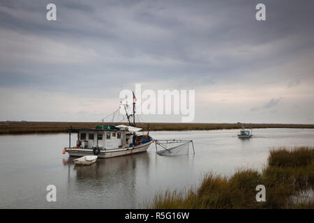 USA, Louisiana, Dulac, Bayou Fischerboot vom See Boudreaux Stockfoto