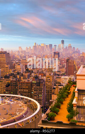 USA, New York, Manhattan, auf der Suche über der unteren Midtown in Richtung Innenstadt, Madison Square Garden im Vordergrund Stockfoto