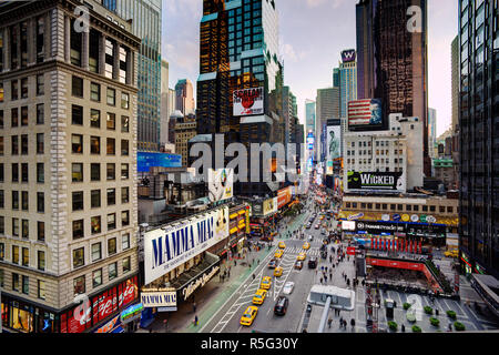 Manhattan Broadway mit Blick auf den Times Square, New York, USA Stockfoto