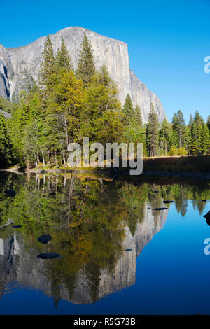 Überlegungen zum Mirror Lake, Yosemite National Park, Kalifornien Stockfoto