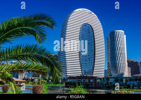 BATUMI, Georgien - 28 Oktober 2018: Moderne Architektur von Batumi, Georgien. Stockfoto