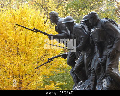 Eine von mehreren Kriegerdenkmäler im Central Park, das Denkmal für die Soldaten, die serviert und starben im Ersten Weltkrieg von Karl Illava gewidmet Stockfoto