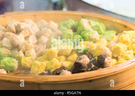 Chinesische gedämpft Knödel in Pot Stockfoto