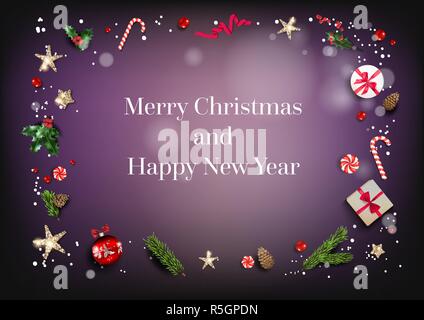 Urlaub Karte mit Weihnachtsschmuck und Kugeln, Sterne, Geschenkboxen, Tannenbaum Äste auf dunklem Hintergrund. Weihnachten festliche Vorlage. Stock Vektor