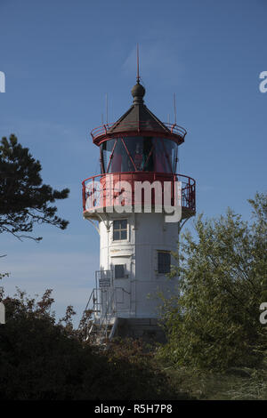 Leuchtturm Gellen im südlichen Teil von Hiddensee, das ist eine Insel in der Ostsee westlich von Deutschlands größter Insel Rügen. Stockfoto