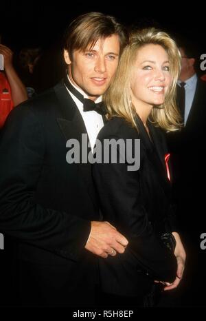 UNIVERSAL CITY, CA - 9. März: Schauspieler Grant Show und Schauspielerin Heather Locklear die 19. jährliche People's Choice Awards am 9. März 1993 Teilnahme an Unversal Studios in Universal City, Kalifornien. Foto von Barry King/Alamy Stock Foto Stockfoto