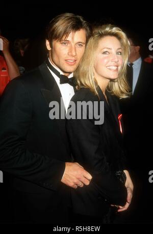 UNIVERSAL CITY, CA - 9. März: Schauspieler Grant Show und Schauspielerin Heather Locklear die 19. jährliche People's Choice Awards am 9. März 1993 Teilnahme an Unversal Studios in Universal City, Kalifornien. Foto von Barry King/Alamy Stock Foto Stockfoto