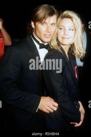 UNIVERSAL CITY, CA - 9. März: Schauspieler Grant Show und Schauspielerin Heather Locklear die 19. jährliche People's Choice Awards am 9. März 1993 Teilnahme an Unversal Studios in Universal City, Kalifornien. Foto von Barry King/Alamy Stock Foto Stockfoto