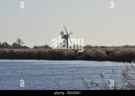 St Benet's Level Entwässerung Mühle am Fluss Thurne bei thurne Dorf, Norfolk Broads, England, Großbritannien Stockfoto