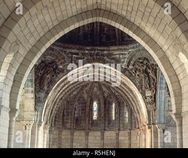 IGLESIA - ALTAR MAYOR - DET SUPERIOR VIDRIERAS EN EL ABSIDE-S XII/XIII. Lage: Monasterio. OSERA/OSEIRA. Orense. Spanien. Stockfoto