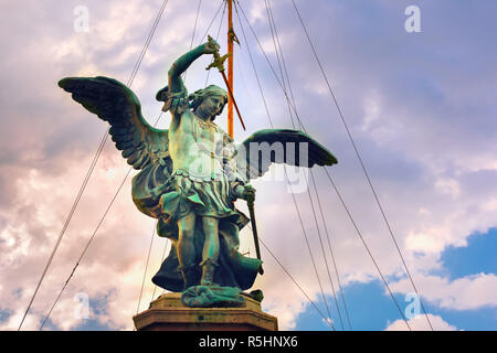 Statue des Engels auf Saint Angel Brücke, Rom, Italien Stockfoto