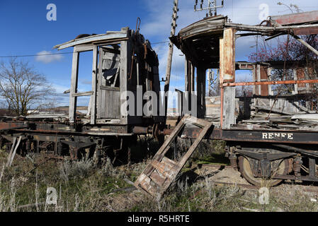 Almazán, Spanien. 1. Dezember 2018. Einen verlassenen Bahnhof Auto in Guijuelo, im Norden von Spanien. Es war einer der Waggons aus dem Zug, der spanische Diktator Francisco Franco in Hendaye, Frankreich, für seine historische Begegnung mit Adolf Hitler im Jahre 1940 reiste. Credit: Jorge Sanz/Pacific Press/Alamy leben Nachrichten Stockfoto