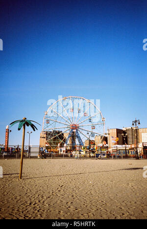 Deno's Wonder Wheel Amusement Park, West 12th Street, Brooklyn, NY, USA Stockfoto