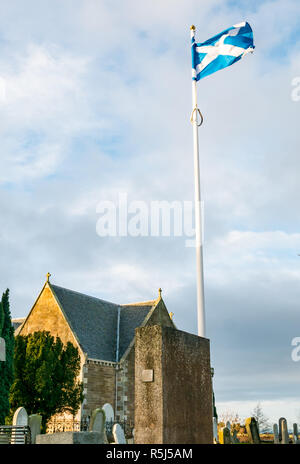 Athelstaneford Dorf Pfarrkirche, Nationalflagge Heritage Center saltire Geburtsort Kirchhof und Grabsteine, Schottland, Großbritannien Stockfoto