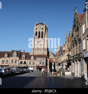 Veurne, Belgien - 6 August, 2018 - Kirche parochiekerk Sint Niklaas von De Grote Markt in Veurne West Flandern Belgien Stockfoto