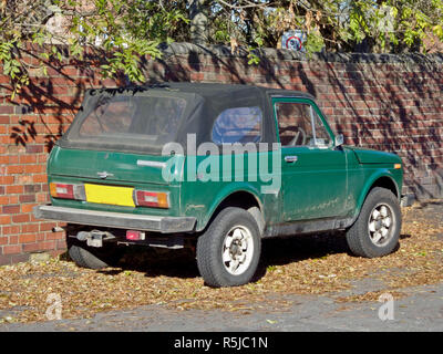 Lada Niva 1600 4x4 Geländewagen Cabrio, Großbritannien Stockfoto