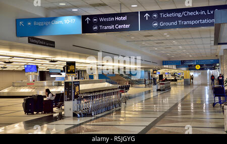 In Denver International Airport (DIA) Gepäckkarussell, Colorado, USA Stockfoto