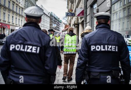 München, Bayern, Deutschland. 1. Dez, 2018. Gelbe Weste Veranstaltung, München, Bayern, Deutschland. Credit: ZUMA Press, Inc./Alamy leben Nachrichten Stockfoto