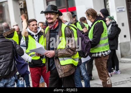 München, Bayern, Deutschland. 1. Dez, 2018. Gelbe Weste Veranstaltung, München, Bayern, Deutschland. Credit: ZUMA Press, Inc./Alamy leben Nachrichten Stockfoto