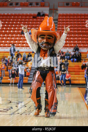 Stillwater, OK, USA. 30 Nov, 2018. Oklahoma State Maskottchen Pistole Pete bei einem Basketballspiel zwischen der Texas State Bobcats und Oklahoma State Cowgirls bei Gallagher - Arena in Stillwater, OK. Grau Siegel/CSM/Alamy leben Nachrichten Stockfoto