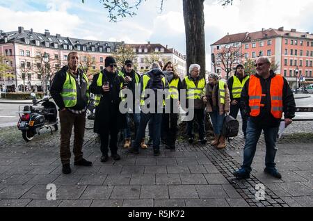 München, Bayern, Deutschland. 1. Dez, 2018. Gelbe Weste Veranstaltung, München, Bayern, Deutschland. Credit: ZUMA Press, Inc./Alamy leben Nachrichten Stockfoto