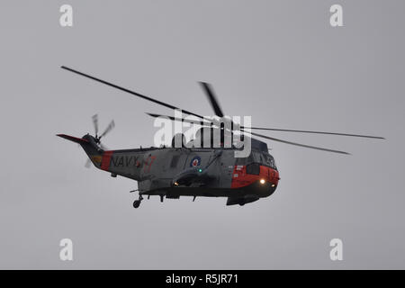 Kanadische Sea King anti-u-Helikopter, 417, macht es der letzte Flug, der als einen Kampfhubschrauber. Der CH-124 diente der Royal Canadian Navy und Kanadische Streitkräfte für 55 Jahre. Die neue CH-148 Cyclone wird der Sea King austauschen. Stockfoto