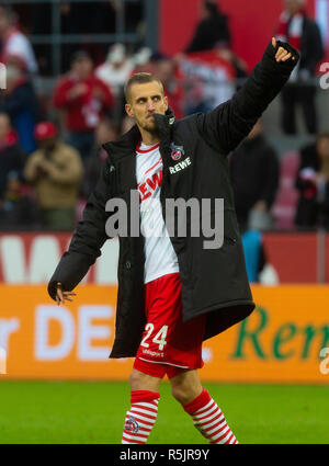 Köln, Deutschland, 1. Dezember 2018, 2.Liga, 1. FC Koeln vs SpVgg Greuther Fürth: Dominick Drexler (Koeln) winkt. Credit: Jürgen Schwarz/Alamy leben Nachrichten Stockfoto