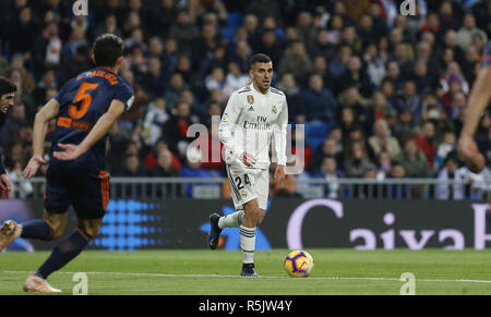 Madrid, Madrid, Spanien. 1. Dez, 2018. Dani Fernandez (Real Madrid), die in Aktion während der Liga Match zwischen Real Madrid und Valencia CF im Estadio Santiago Bernabéu in Madrid gesehen. Credit: Manu Reino/SOPA Images/ZUMA Draht/Alamy leben Nachrichten Stockfoto