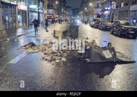 Paris, Frankreich. 1. Dezember, 2018. Gelb in Paris Frankreich, Dezember 01/2018: erhebliche Schäden am Rande der Demonstration Credit: Saïd Anas/Alamy leben Nachrichten Stockfoto