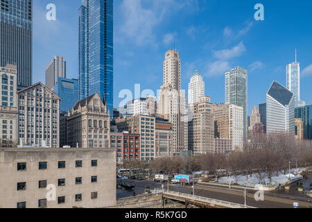 Michigan Avenue in der Innenstadt von Chicago streetwall Stockfoto