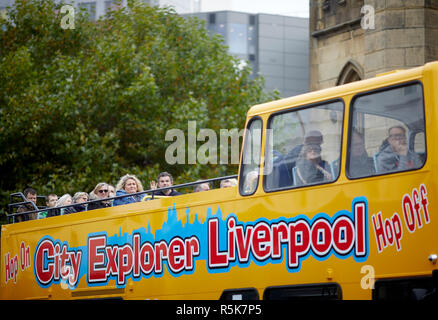 Das Stadtzentrum von Liverpool City Explorer touristische Sichtung Open Top Bus Stockfoto