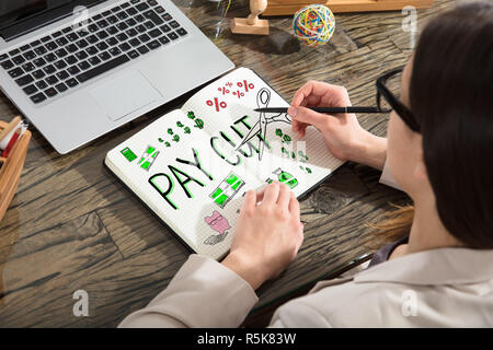 Frau Zeichnung Gehalt Paycut Stockfoto