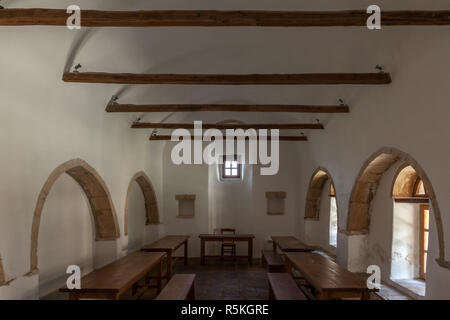 Alte Kloster Esszimmer, in der byzantinischen Kloster Kaisariani Kesariani (), Athen, Griechenland Stockfoto