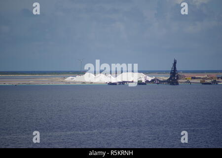 Salz Export und Produktion Kralendjik, Bonaire, Niederländische Antillen, Karibik, Leeward Stockfoto