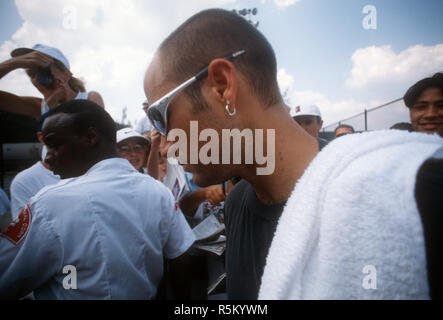 Andre Agassi nach Praxis Training bei einem Turnier in Washington, D.C. im Jahre 1995. Stockfoto