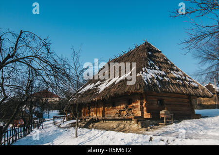 Altmodisches Holzhaus in Uschhorod, Ukraine Stockfoto