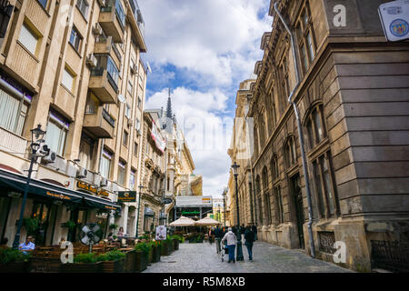 September 22, 2017, Bukarest/Rumänien - Straße mit Bars und Restaurants in der Altstadt aufgereiht Stockfoto