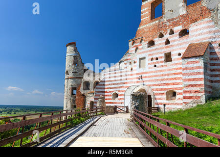 Renaissanceschloss, Verteidigung Gebäude, Ruinen, an einem sonnigen Tag, Woiwodschaft Lublin, Janowiec, Polen Stockfoto