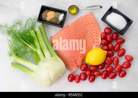 Lachsfilet und Gemüse Stockfoto