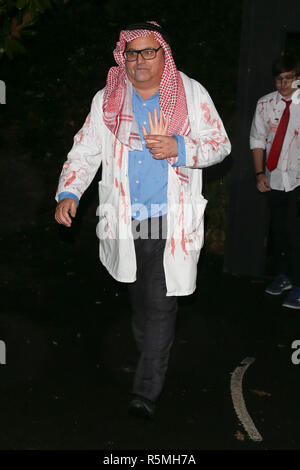 Prominente verlassen Jonathan Ross "jährliche Halloween Party in London mit: Asif Zubairy Wo: London, Großbritannien Wann: 01.November 2018 Quelle: WENN.com Stockfoto