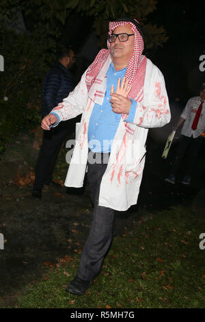 Prominente verlassen Jonathan Ross "jährliche Halloween Party in London mit: Asif Zubairy Wo: London, Großbritannien Wann: 01.November 2018 Quelle: WENN.com Stockfoto