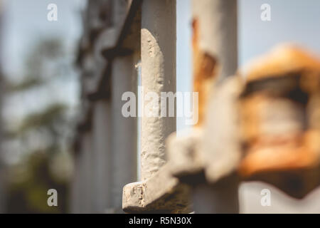 Detail einer alten verrosteten Eisentor Stockfoto