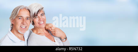 Glücklich liebende senior Paar Stockfoto