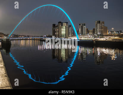 Gateshead Millennium Bridge, Tyneside Stockfoto