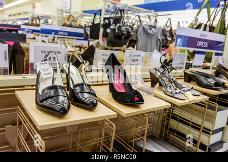 Miami Florida, Marshalls Kaufhaus, Einzelhandel, Discountkaufhaus, Preisabschlag, Einzelhandel, Damenschuhe, Herrenschuhe, High Heels, Schleuder, Design, Mode, tre Stockfoto