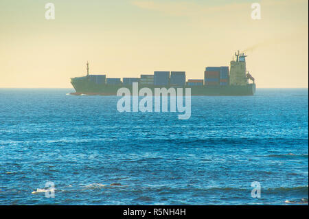 Voll beladene Schiff in der Industrie Stockfoto